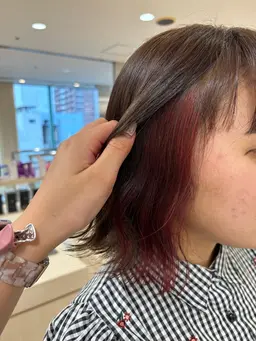 【12月ご新規様限定🎄】インナーカラー➕ツヤツヤ水トリートメント💧✨️