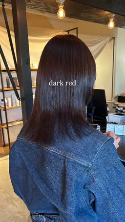 卒業式カラー🌸光に当たると色味が伝わるダークレッド🍓