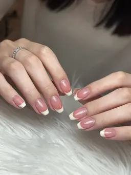 フレンチネイル❤️。ベースパラジェル使います！800色自由選びます