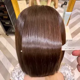 半額以下で出来ちゃうの！？ダメージを気にされてる方へ🍎カラー＋１ステップトリートメント🍎前髪カットサービス🍎