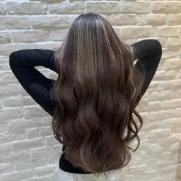 ✨ご新規様限定✨カット＋ハイライト‼️（ブリーチ1回＋カラー）＋トリートメント