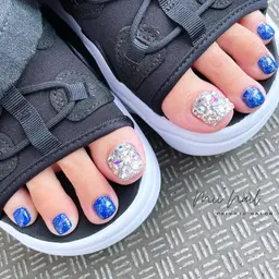 フットシンプルデザイン👣お好きなデザインアート片足1本ずつ(初回オフ無料)