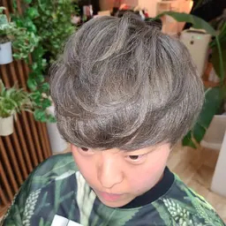 【ミニモ学割】💇‍♀️カット＋🌈ホリスティックダブルカラー《ケアブリーチ付き》