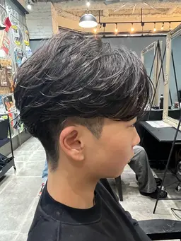 骨格似合わせカット＋フェザーパーマ✨