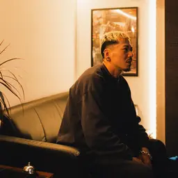 【ミニモ限定／初回】メンズ眉毛アイブロウ｜ヒゲ脱毛付・同日施術OK