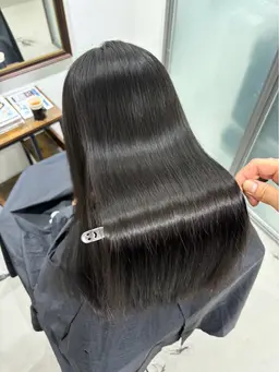 【学生限定】乾かすだけで艶髪に✨美髪矯正+カット+髪質改善トリートメント