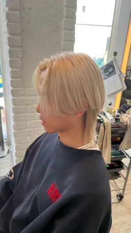 🏁ブリーチリタッチのみ⚠️リタッチ後のカラーをする方は別メニューになります⚠️