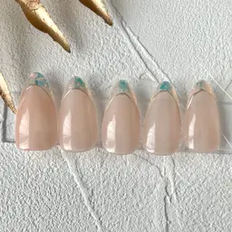 ⭐︎フルオーダーネイルチップ⭐︎市販のチップで大きさ長さが合わない方！全てがお望み通りです◎1週間から10日で完成♪