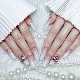 🩷チップ長さだし10本🩷ベイビーブーマー（ベース色付きカラーグラデーション）　オフあり