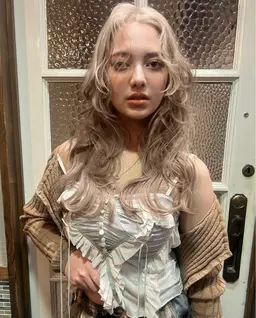 ブリーチ2回+全体カラー+トリートメント☆★