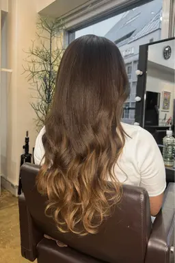 【透明感】ダブルカラー+シールエクステ60本+トリートメント 32200円