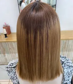 🌼気になる広がりやパサつきに🌼しっとり髪質改善トリートメント✨️