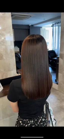 【うねり広がりが気になる方必見‼️】　シャキッとしないうる艶🫧地毛風美髪縮毛矯正✨➕最高級トリートメント✨