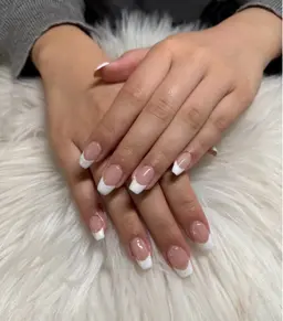 チップスカルプ【自店・他店オフ無料（ソフトジェル）★長さだし】フレンチ🫧甘皮ケア込み※クリアベース