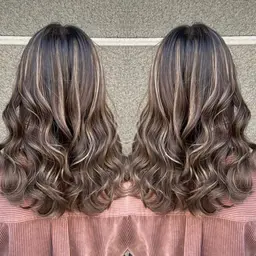 次回予約限定🉐⭐️ハイライトクーポン⭐️ブリーチ➕ワンカラー➕トリートメント