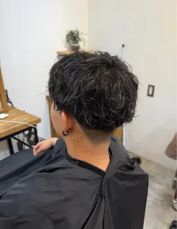 メンズカット➕ハイライト➕追いブリーチ➕全体カラー➕パーマ➕トリートメント➕マイクロバブル