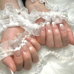 【オフィスネイルにおすすめ♪】フレンチネイル〈オフケア込み〉