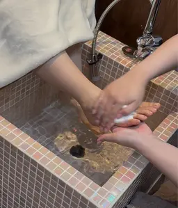 人気ブランドpara spaを使用して膝までのしっかりトリートメント✨