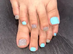 フット♢﻿ワンカラーorラメグラデーション(オフなし)