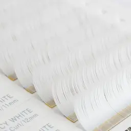 🤍ｵﾌ◎ホワイトカラーフラットラッシュ120本+束感ｽﾀｲﾘﾝｸﾞ🆓🤍