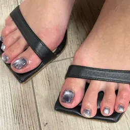 ［オフあり］フットネイル👣ワンカラー🤎巻き爪ジェルあります🌀マグネット・フラッシュラメOK🙆🏻‍♀️✨