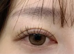 フラットラッシュ100本、120本（➕200円）、140本（➕400円）、から自由に選べる