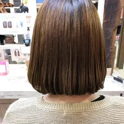 ご新規様平日限定カット、イルミナカラー炭酸泉混み集中トリートメントが9500円です！