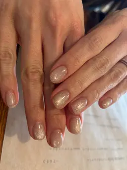 裸の爪からワンカラー・グラデーション