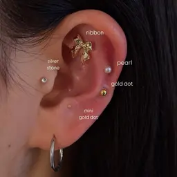 【New】大人気!!耳つぼジュエリー👂🏻💎 | 片耳6粒ずつ