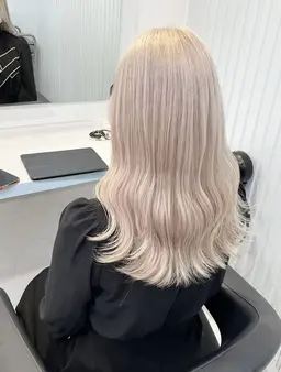 【🤍憧れのサラ艶ハイトーンへ🤍】ケアブリーチ付きトリプルカラー+髪質改善