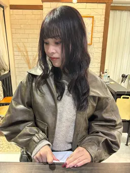 【カットとパーマ】ダメージに合わせて薬を塗り分けてかけるダメージを抑えたデジタルパーマ。カット込みです!