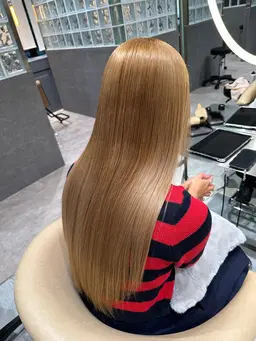 【2月限定メニュー‼️】ブリーチリタッチ＋オンカラー＋内部補修トリートメント