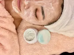 【ヘッドケア&デコルテ&フェイシャルエステ】アドバンスコース+ハーブピーリング　(角質ケアコース)所要時間60分