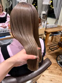 🫧【ブリーチで明るく、カラーで美しく】　　　カット+ケアブリーチカラー+トリートメント