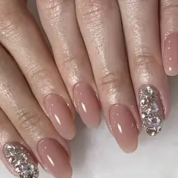ワンカラー+2本埋め尽くしネイル💅💎