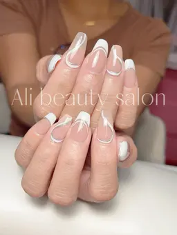 チップ長さ出し　シンプルデザイン💅初回ジェルオフ込み　再来当店ジェルオフ込み　他店オフ550円　長さだしオフ1500円