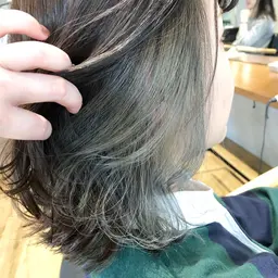 ❤️うる艶カラー&インナーカラー&TOKIOトリートメント❤️(ブリーチと全頭分のオンカラー込み)ケアブリーチ使用