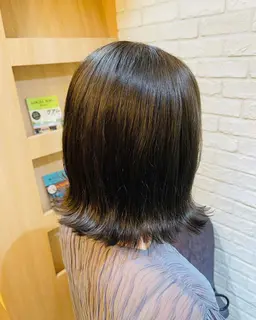 【U24レディース】髪質改善トリートメント+メンテナンスカット (ボブ以上毛先2cm&毛量調整)