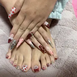 ハンドジェルネイル: 持ち込みデザイン可能。(やり放題、つけ放題)(ケア付き、OFFなし)