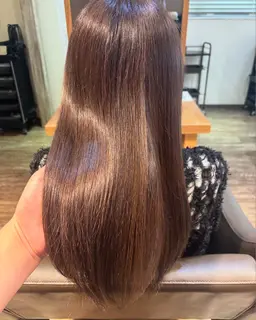 【☆髪質改善☆】カット＋縮毛矯正＋FARJUAトリートメント¥18980→¥15000