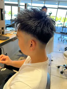 〈漢らしさ全開❤️‍🔥〉メンズフェードカット💈＋で眉カット可　6m​〜​0m幅広く対応！スキンフェード/テーパーフェード