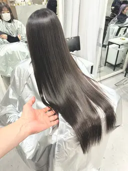 【モデル】梅雨時期に向けて☔️ 🍀ロング料金¥0🍀　        縮毛矯正+ハホニコtr