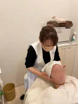 メニューに迷われた方はこちらから💁‍♀️肌診断の結果とご希望でご自身の専用エステを決定　料金¥4290​〜​