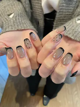 フレンチネイル　ケア込み🩷　　　　　　　オフ有