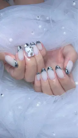 ガラスフレンチネイル💎️🫧