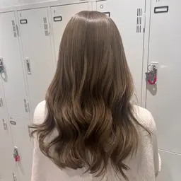 【12月限定クーポン】ブリーチ+カラー+cut+3stepトリートメント🎀