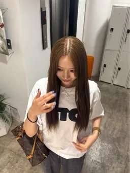 秋冬向けて透け感ハイトーン🧤ブリーチ＋カラー🫐