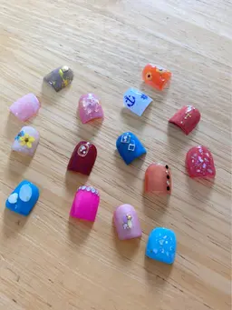 🦄ミニモ限定価格🦄オフ無料➕2本アート付きフットネイル