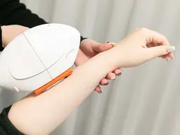 薄着になる季節ネイルのついでにいかがですか？両脇の脱毛が1回¥550！カーテンで仕切るから周りの目も気にならない◎