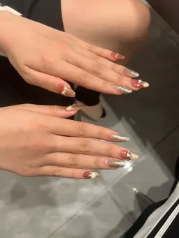 手のネイルアートし放題10本